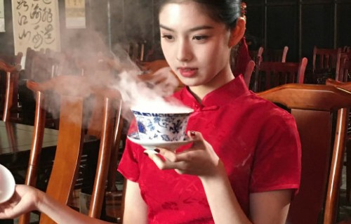 侯明昊送给艾米的18岁生日音频说了什么？