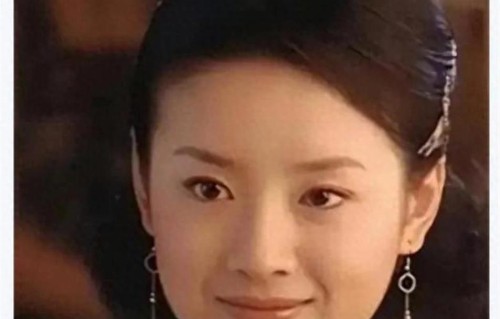 沉寂多年再登热搜，董洁藏在烟火里的清醒，远比你想象的更戳心