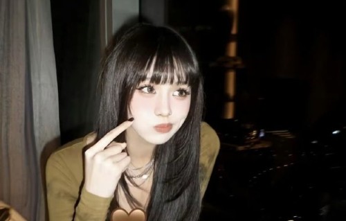 汪峰大女儿小苹果现在具体年龄是多少？