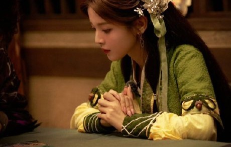 杨超越在《七时吉祥》后为何转向现实题材？