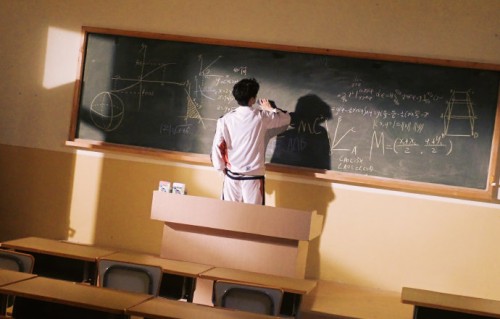 杨洋的学长标签对路人缘有什么影响？