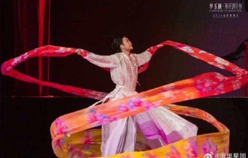李玉刚常州演唱会封神！万人蹦国风迪燃爆