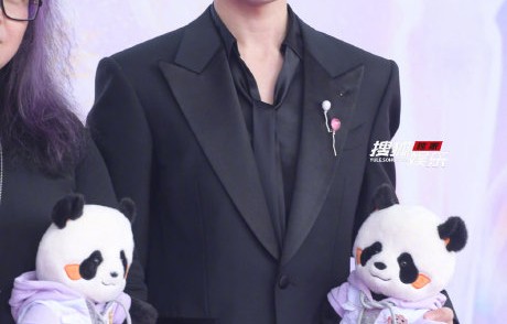 易烊千玺凭借哪部电影第三次提名百花奖最佳男主角？