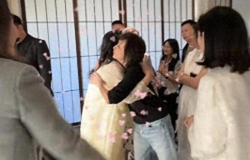刘嘉玲现场对张兰家事只字不提，一门清马筱梅，一直劝好友爱自己