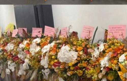 迪丽热巴送刘宇宁花篮，刘宇宁回应“热巴的花最好看”