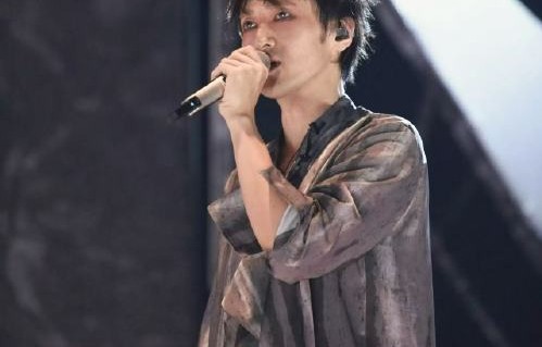 王传君野人妆自己要求的？幕后真相揭秘|烟熏妆|愈发|舞台妆|发型|妆容