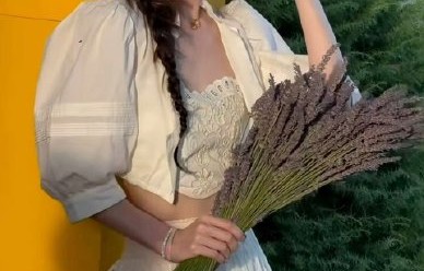 章泽天近照为何被称‘梦回奶茶妹妹’？