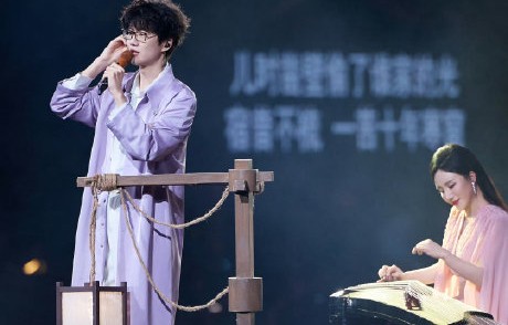 歌迷对许嵩紫发造型的反应如何？|演唱会|衬衫|流苏|应援|舞台