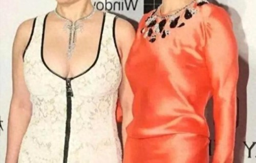 何超琼不愧是丰腴美人，穿白色低胸连衣裙凹凸有致，老了更撩人！ 