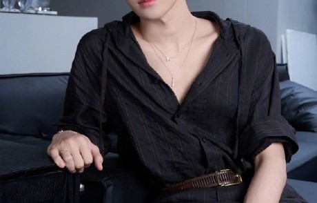 粉丝如何评价张真源新歌《无名氏》的情感主题？