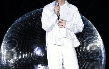 今晚成毅在苏州昆山音乐盛典有哪些表演安排？