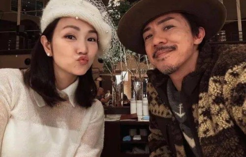 张继聪谢安琪结婚19年拎埋灯牌做肉麻老公|爱妻号|社交网|婚姻|太太|排行榜