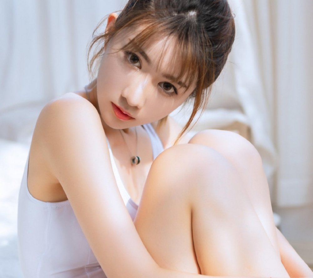 佘诗曼在《新闻女王2》中的表现获得了哪些职业成就？