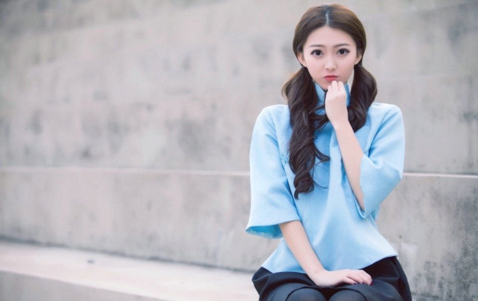 演员李晨主演电影票房破150亿