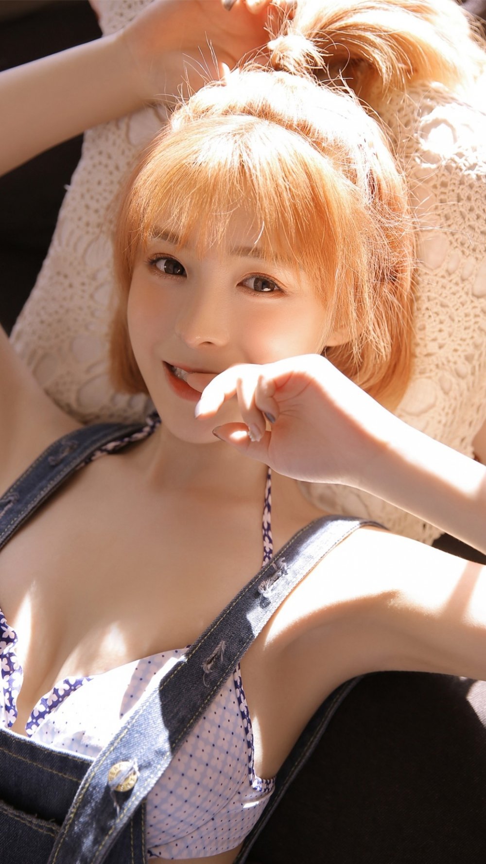 佘诗曼在《新闻女王2》中的表现获得了哪些职业成就？