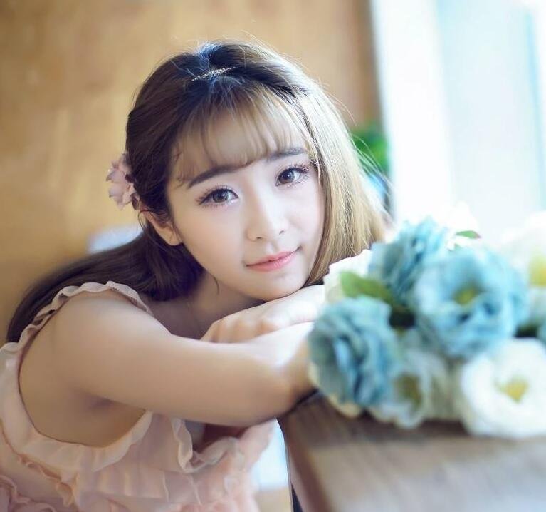 佘诗曼在《新闻女王2》中的表现获得了哪些职业成就？