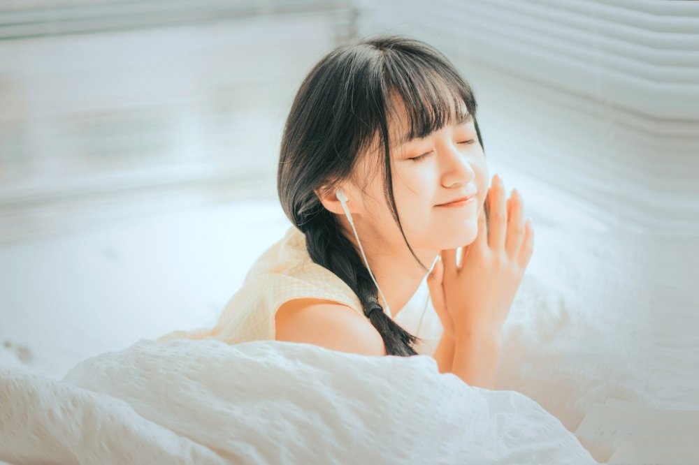 邓凯机场被围堵躲进厕所 从“路人”到“焦点”