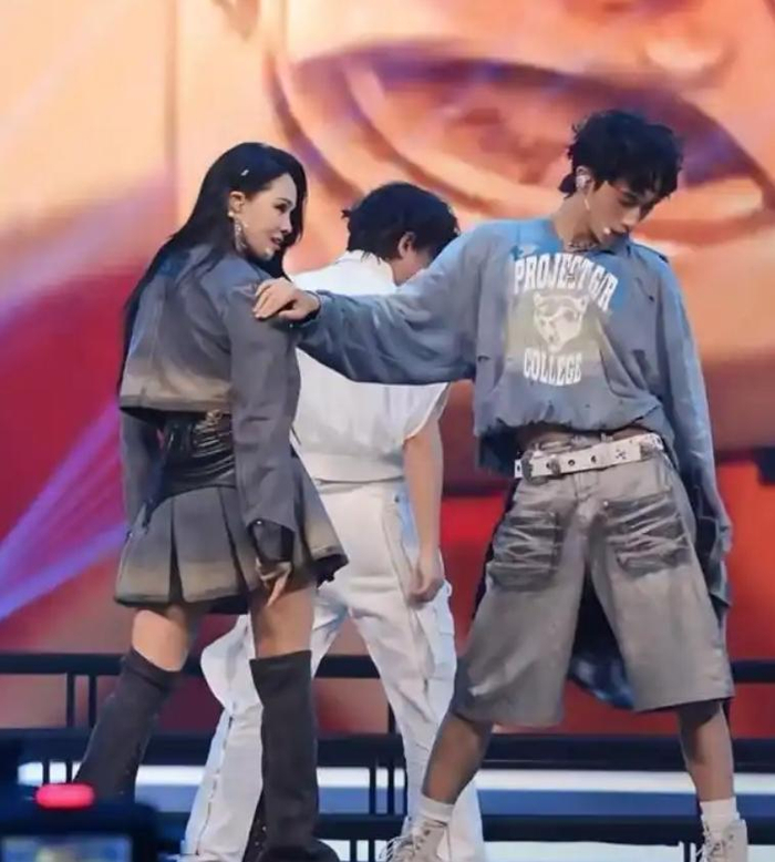  打开网易新闻 查看精彩图片 