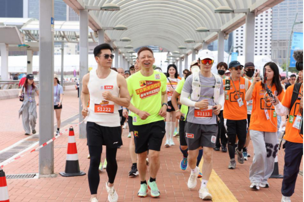 张朝阳携众星共赴维港之约（受访者供图）