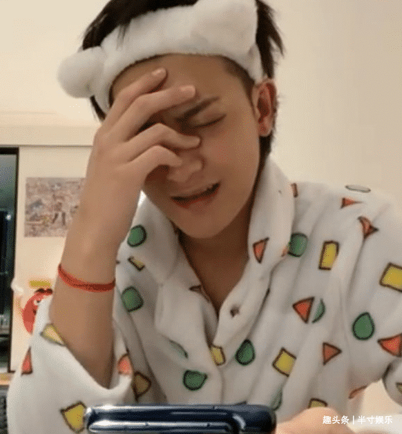 事后，他本人也重新去观看自己怒吼粉丝的那段话，黄子韬表示自己完全不记得当时说了什么，随后用手捂着脸，似乎感觉特别丢人。看完了这天的出镜之后，有许多人对黄子韬的好感都上升了不少，像他这样能够在娱乐圈勇敢的做自己，并且三观极正的偶像实在是太少了，希望他能够继续坚持自我，为更多的年轻人树立良好的典范。