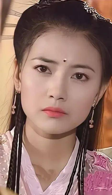 她演绎的周芷若，温柔底色贯穿始终。