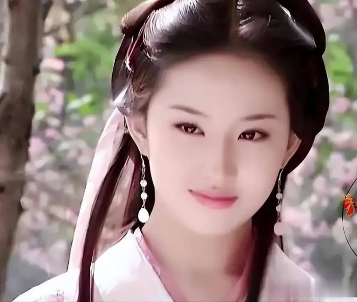 哪怕近几年没有频繁出新作品，荧幕留下的经典形象依旧深入人心。