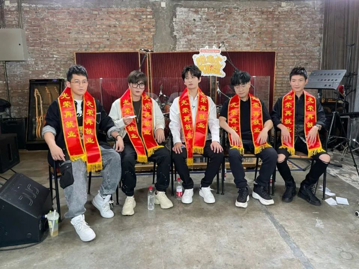 0713再就业男团